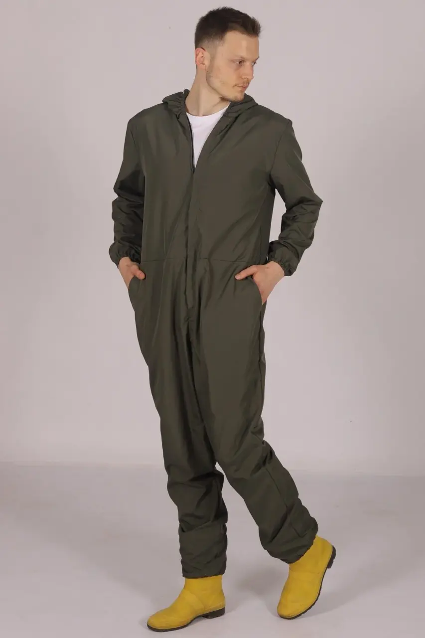 Hem Şık Hem Dayanıklı: Her İşin Üstesinden Gelen Sıvı İtici Tulum