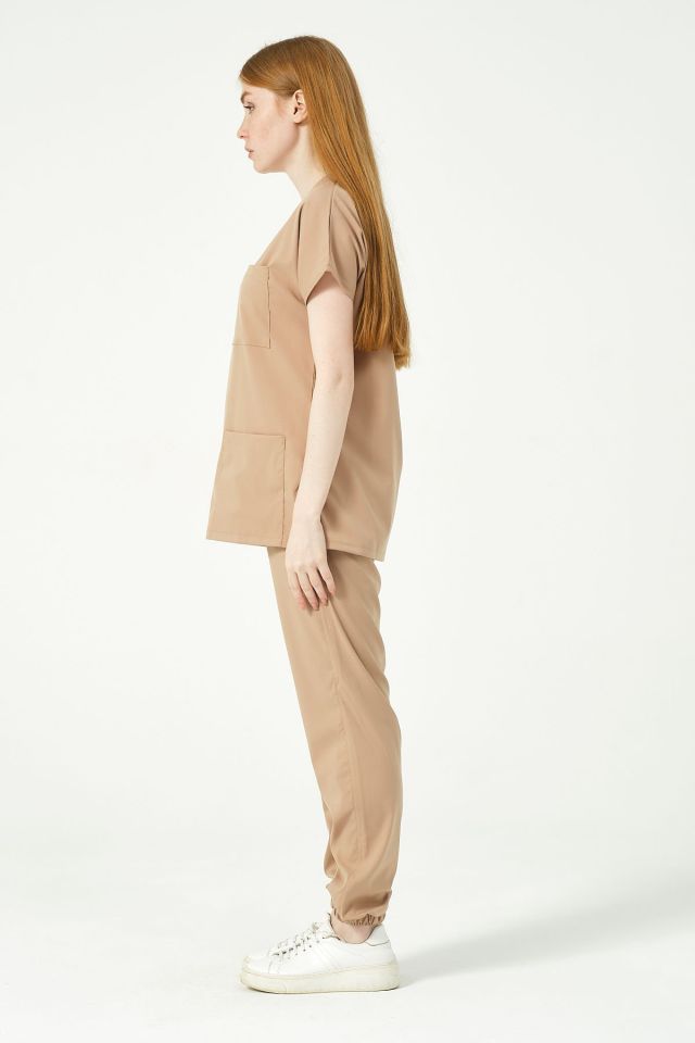 Bej Likralı Scrubs Jogger Paça Doktor Hemşire Forması Yarasa Kol Takım Unisex