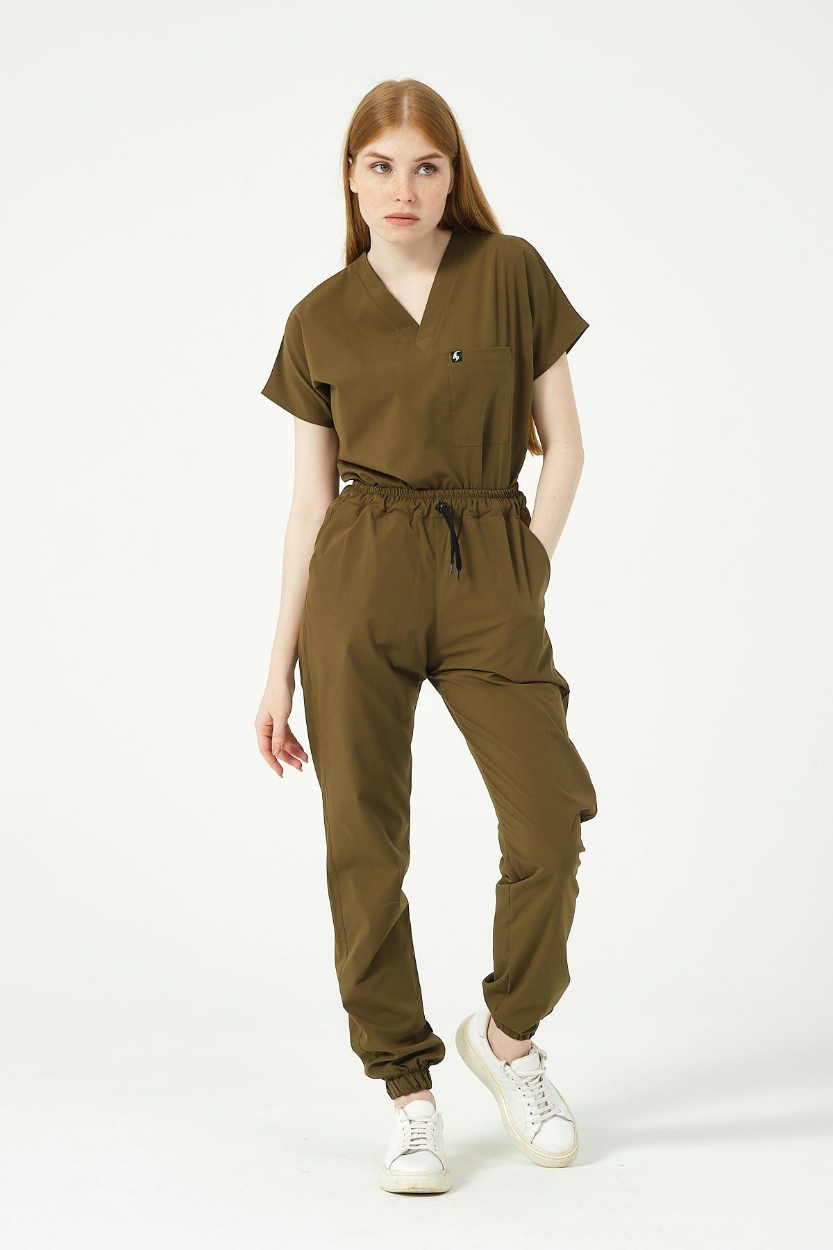 Haki Likralı Scrubs Jogger Paça Doktor Hemşire Forması Yarasa Kol Takım Unisex