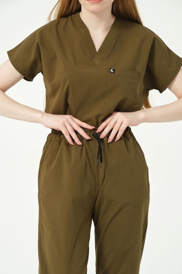 Haki Likralı Scrubs Jogger Paça Doktor Hemşire Forması Yarasa Kol Takım Unisex