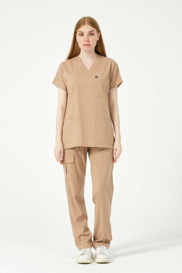 Bej Likralı Scrubs Kargo Cep Doktor Hemşire Forması Yarasa Kol Takım Unisex