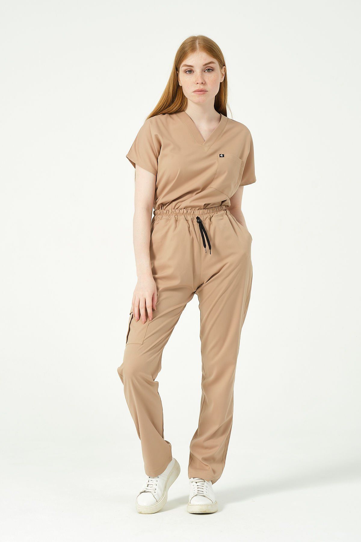 Bej Likralı Scrubs Kargo Cep Doktor Hemşire Forması Yarasa Kol Takım Unisex