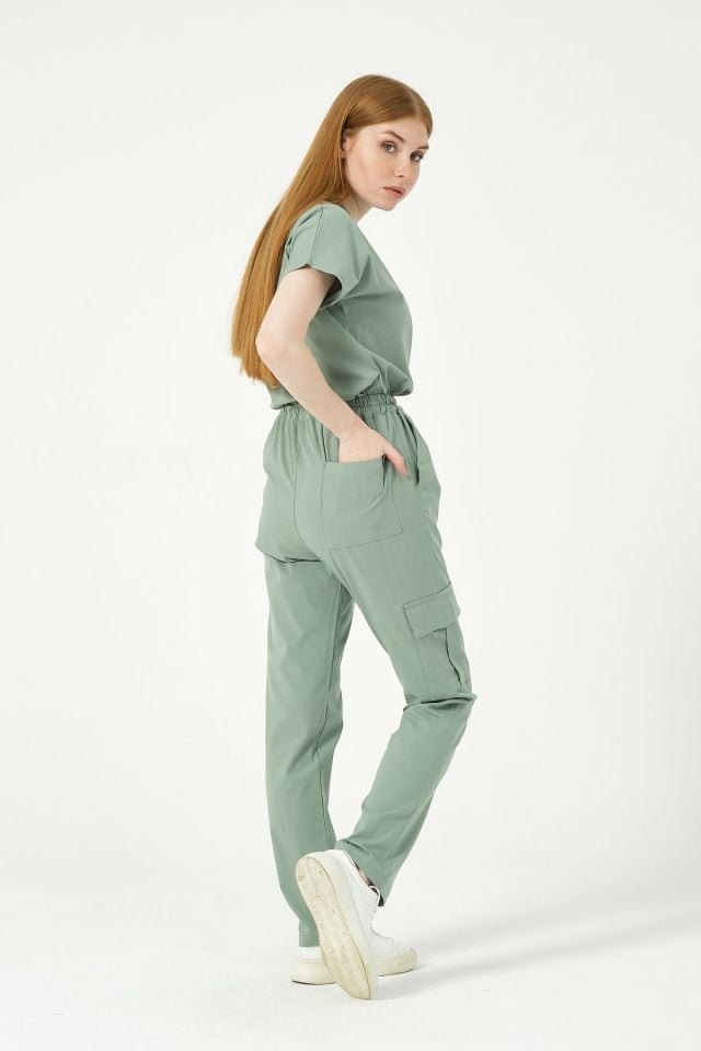 Çağla Yeşili Likralı Scrubs Kargo Cep Doktor Hemşire Forması Yarasa Kol Takım Unisex