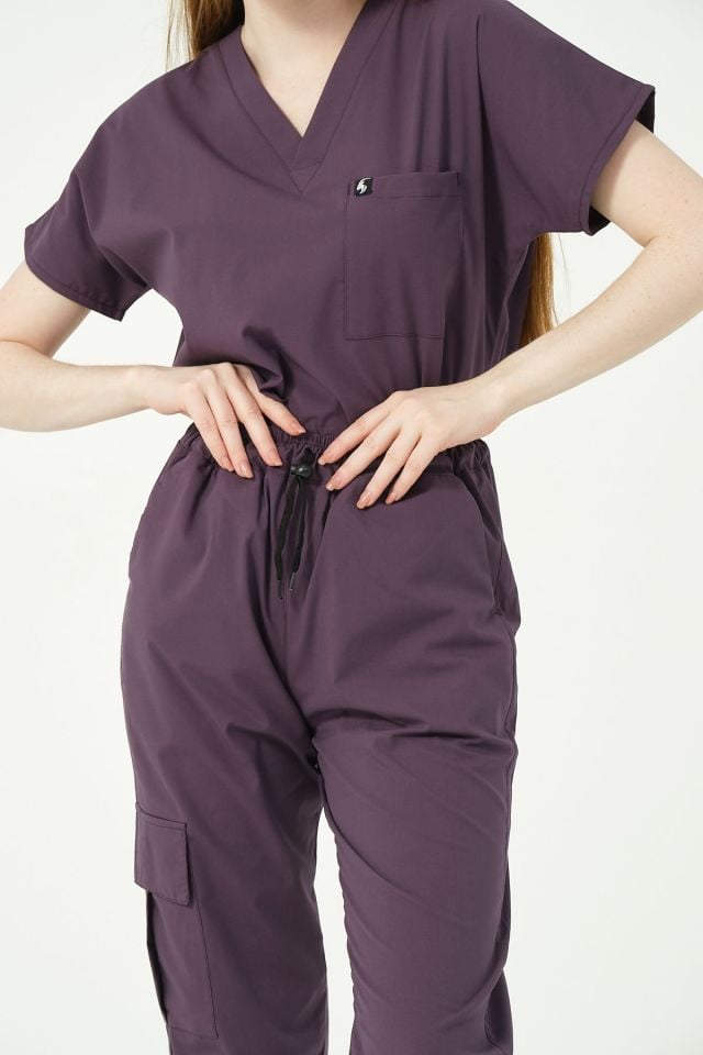 Mürdüm Likralı Scrubs Kargo Cep Doktor Hemşire Forması Yarasa Kol Takım Unisex