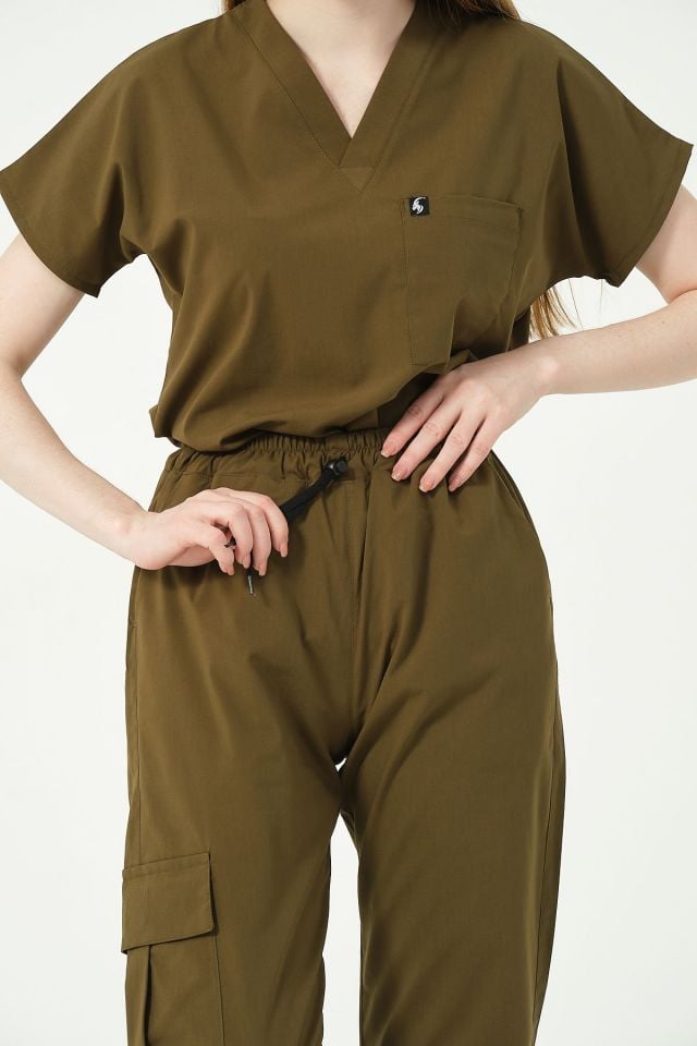 Haki Likralı Scrubs Kargo Cep Jogger Paça Doktor Hemşire Forması Yarasa Kol Takım Unisex