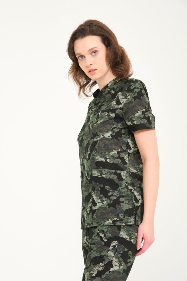 Kamuflaj Likralı Zarf Yaka Scrubs Doktor Hemşire Forması Tek Üst 2XS