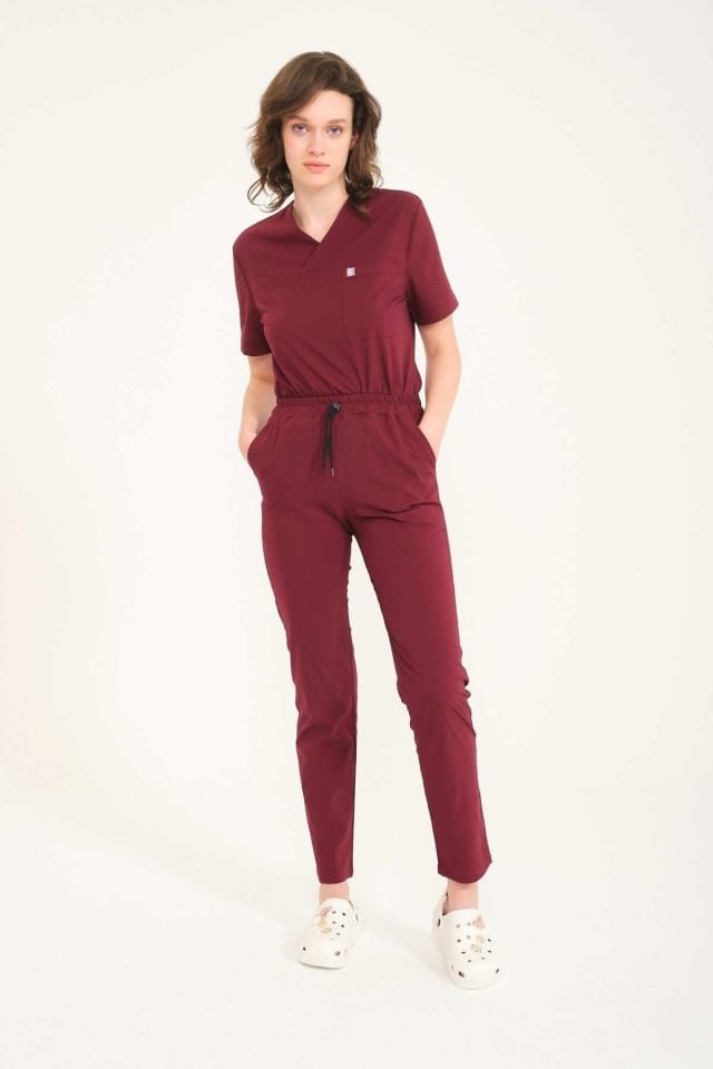 Bordo Likralı Zarf Yaka Scrubs Doktor Hemşire Forması Takım