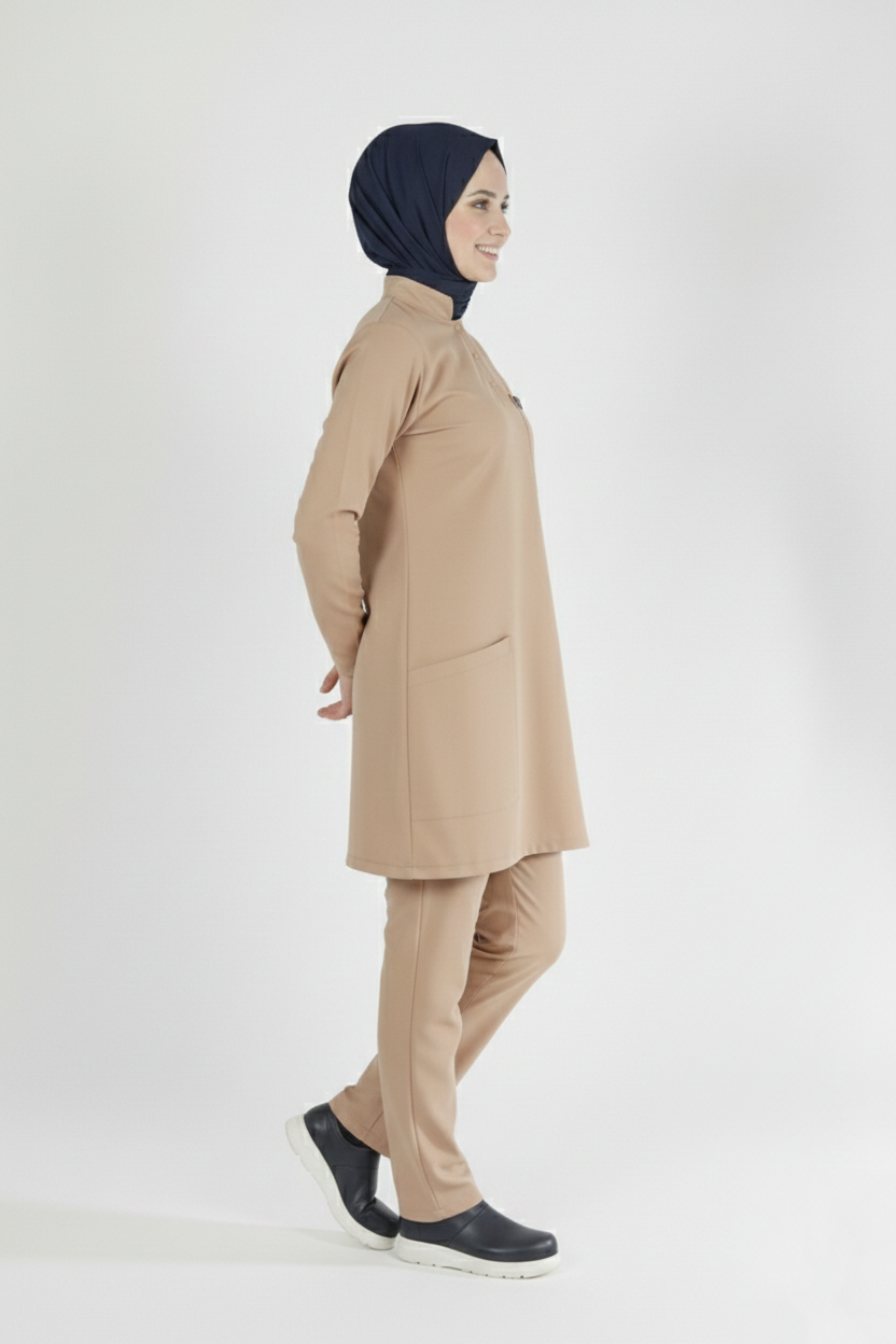 Bej Likralı Tesettür Scrubs Doktor Hemşire Forması Takım