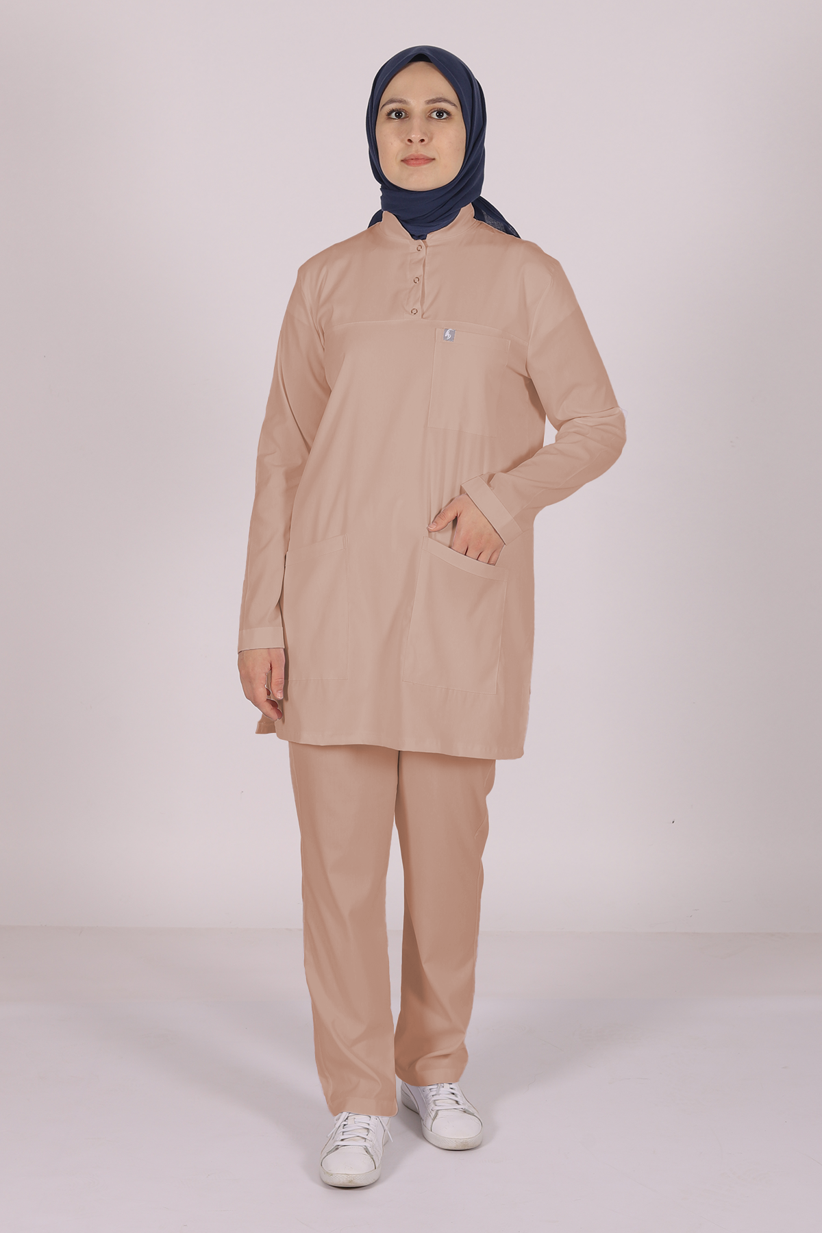 Bej Likralı Tesettür Scrubs Doktor Hemşire Forması Takım