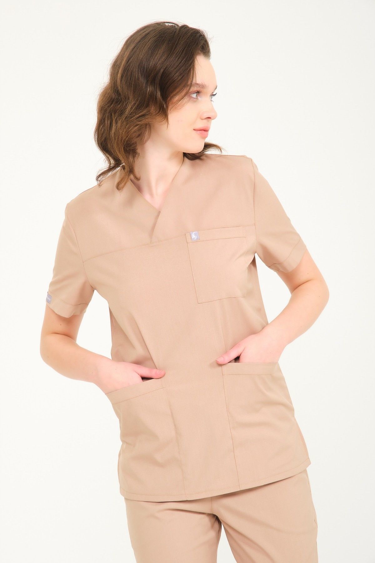 Bej Likralı Zarf Yaka Scrubs Doktor Hemşire Forması Tek Üst