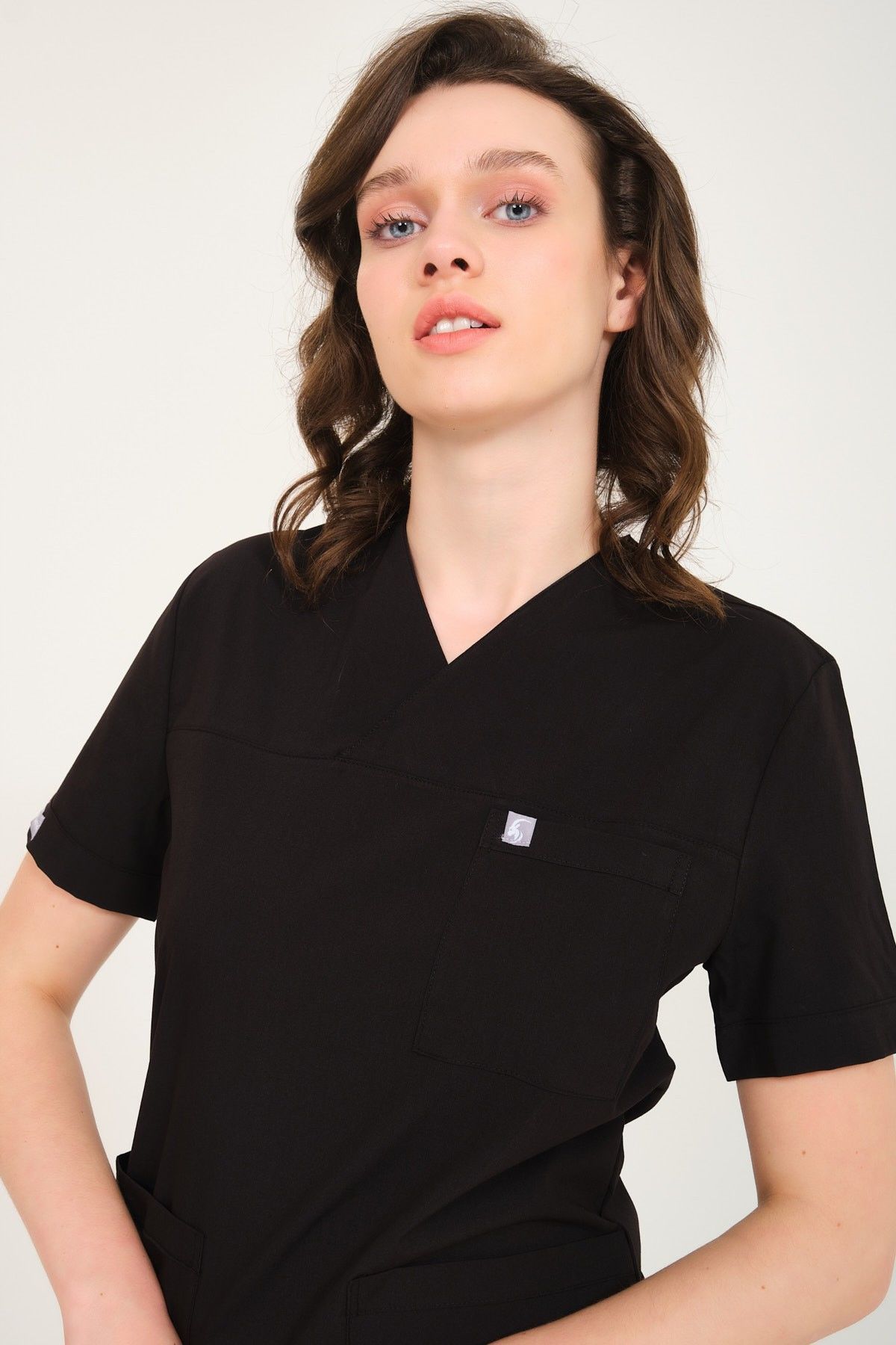 Siyah Likralı Zarf Yaka Scrubs Doktor Hemşire Forması Tek Üst