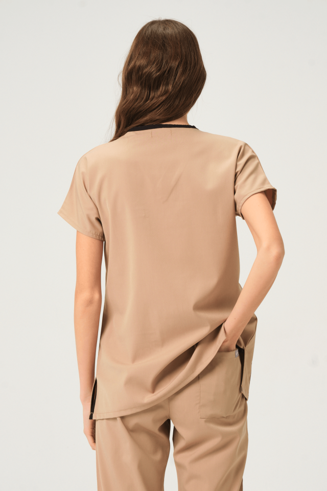 Bej Likralı Scrubs Doktor Hemşire Forması Yarasa Kol Tek Üst Unisex XS