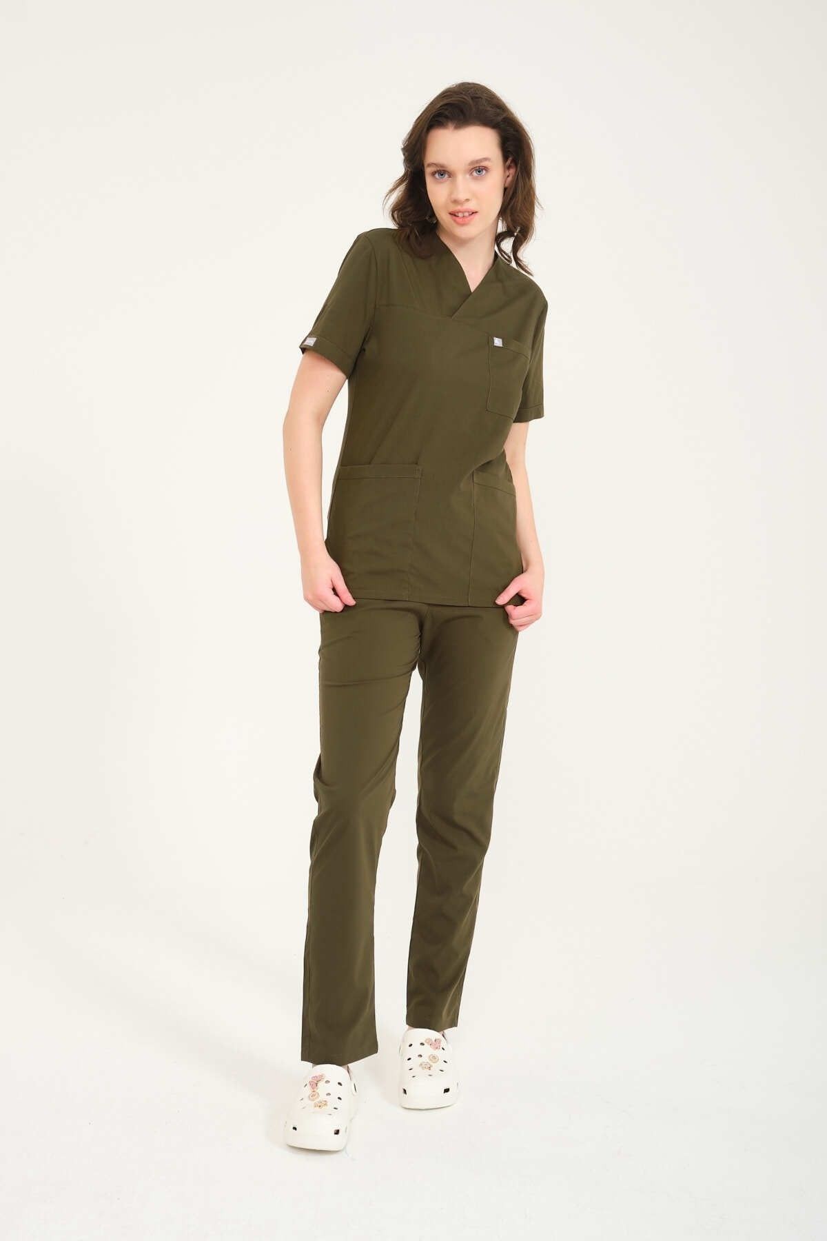 Haki Likralı Zarf Yaka Scrubs Doktor Hemşire Forması Takım M
