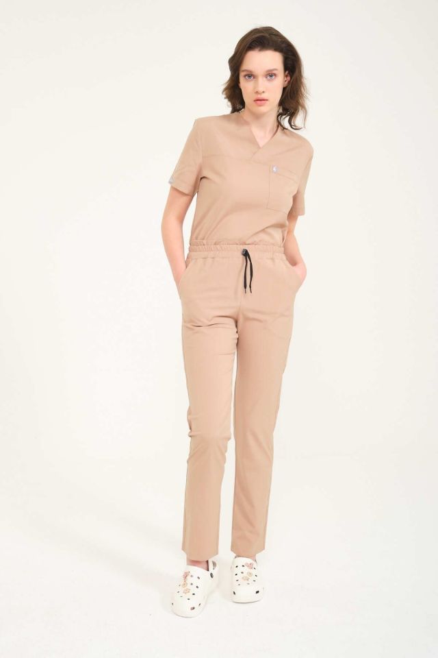 Bej Likralı Zarf Yaka Scrubs Doktor Hemşire Forması Takım 2XL