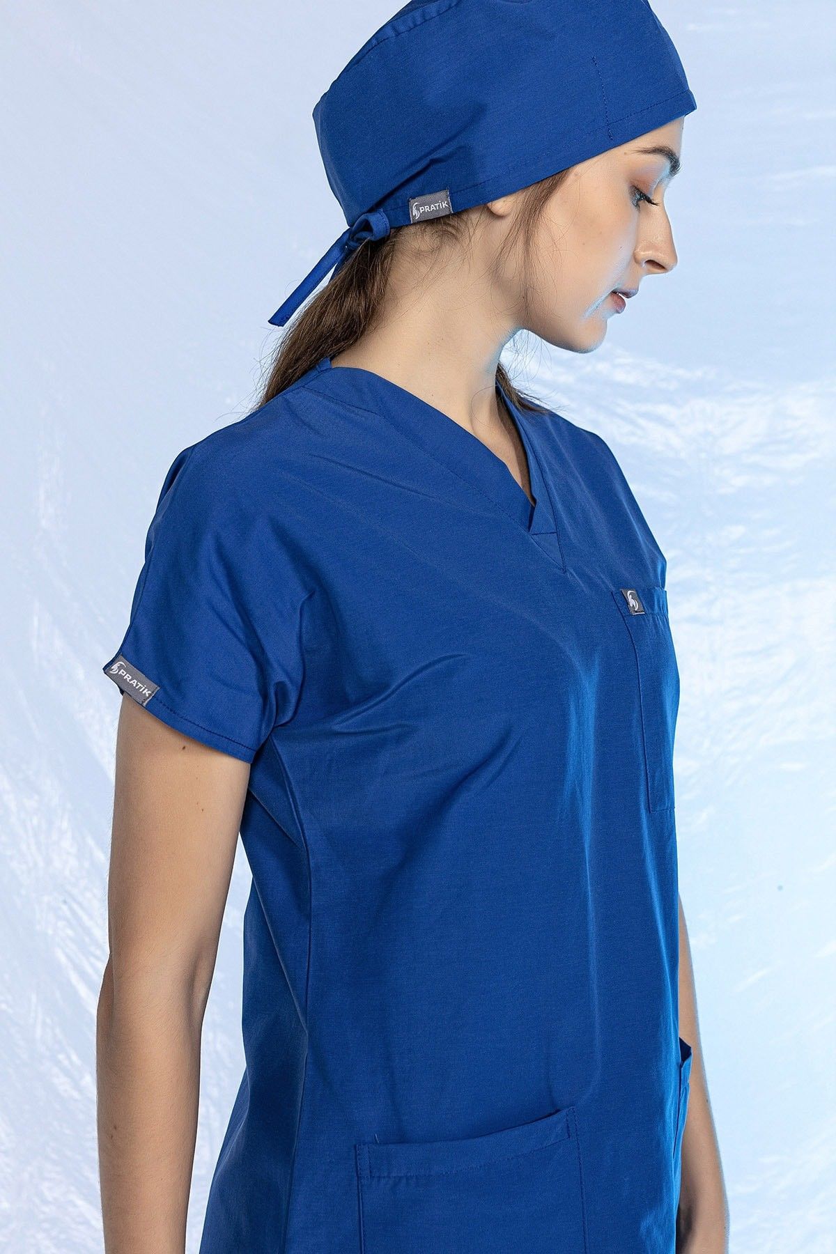 Saks Mavi Likralı Scrubs Doktor Hemşire Forması Yarasa Kol Tek Üst Unisex XS